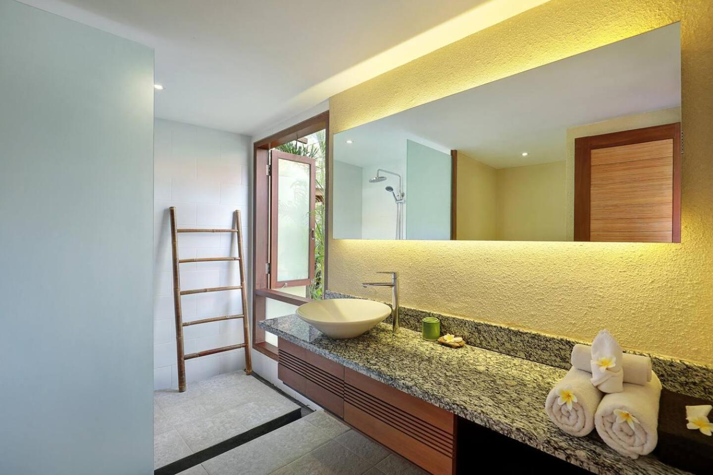 Super Value 4 Bedroom, Walk To Bintang Supermarket Seminyak Exteriér fotografie