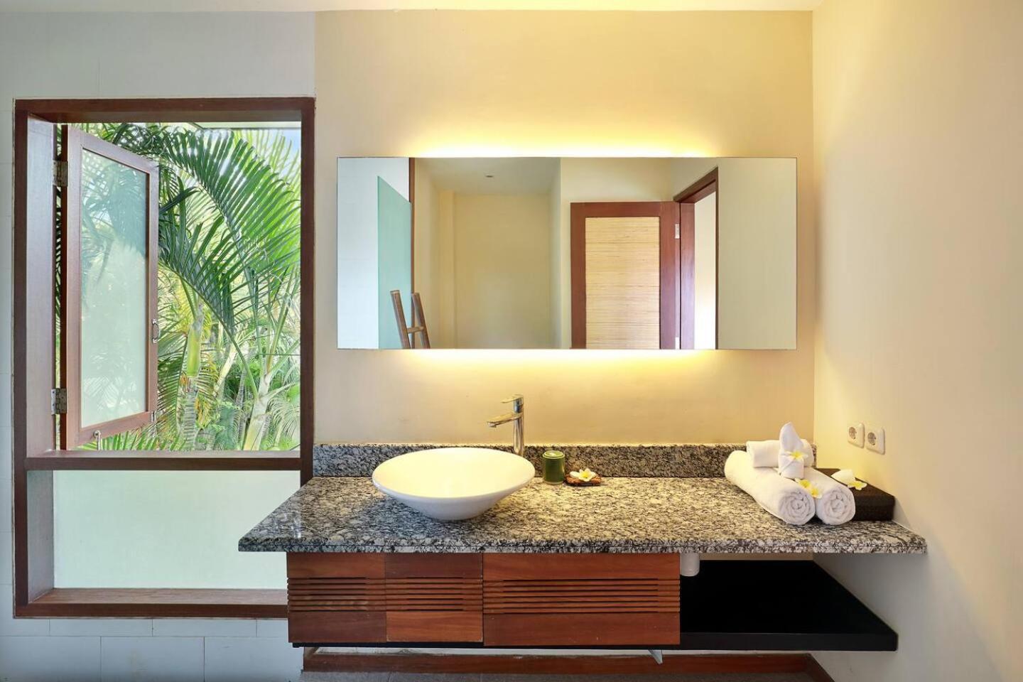 Super Value 4 Bedroom, Walk To Bintang Supermarket Seminyak Exteriér fotografie
